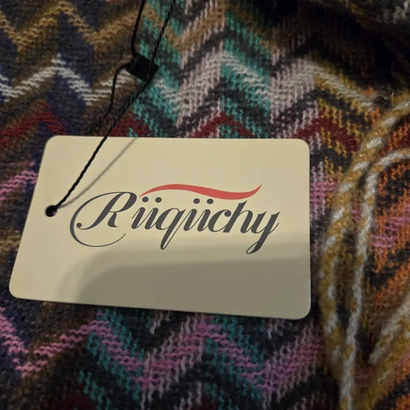 RIIQIICHY Women One-Size NWT Colorful Chevron Patterned Poncho - Picture 2 of 11